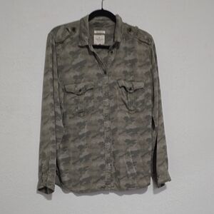 American Eagle Camo Button-Up Shirt Boyfriend Fit W L Lightweight Viscose
